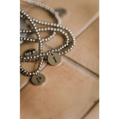ByShir Armand Met Letter Zilver