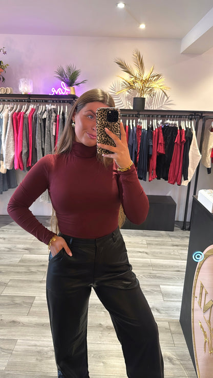 Body Soft Met Col Bordeaux