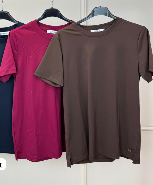 Ambika Travel T-Shirt Bordeaux