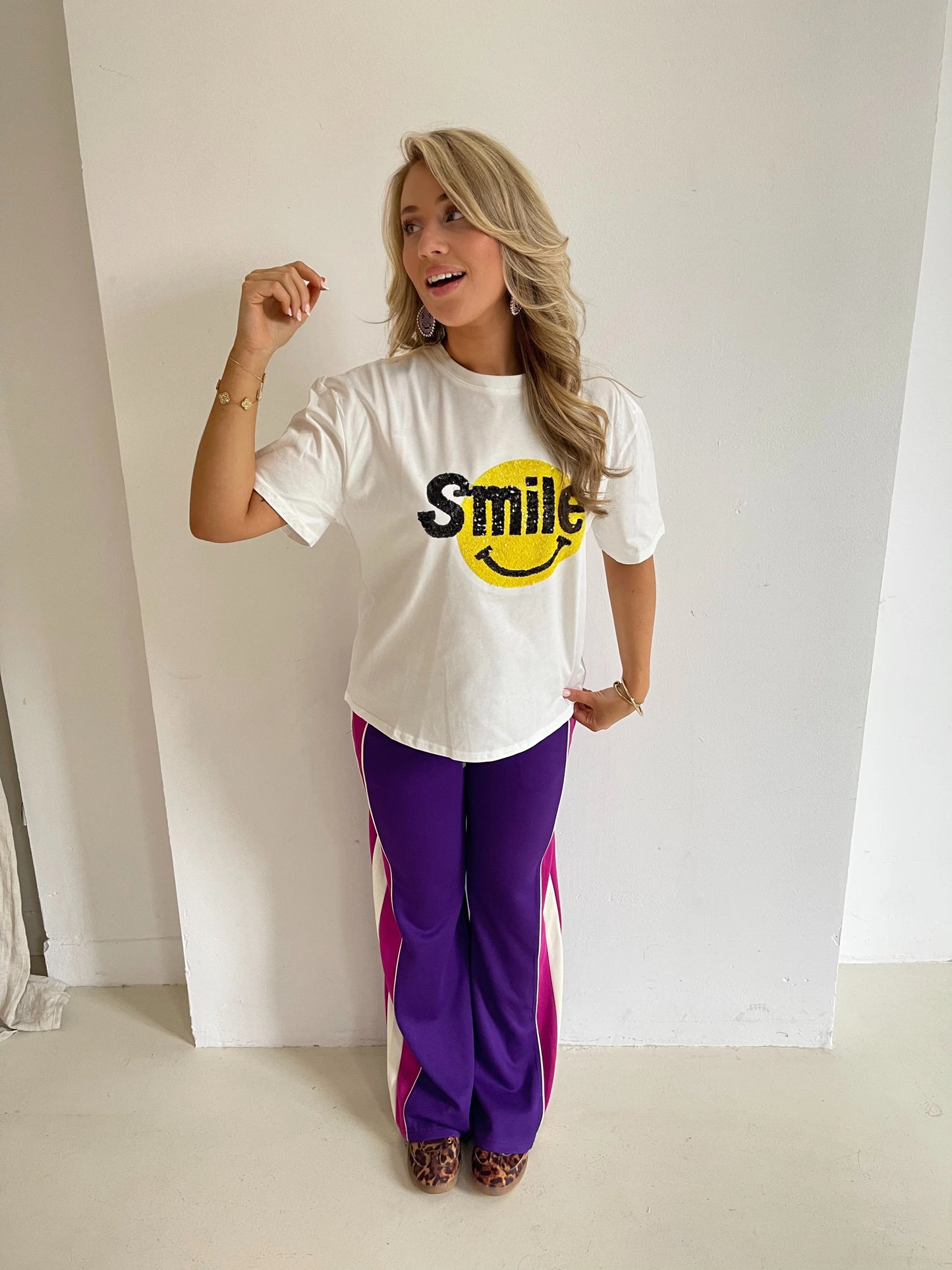 Ambika Smile T-Shirt Geel