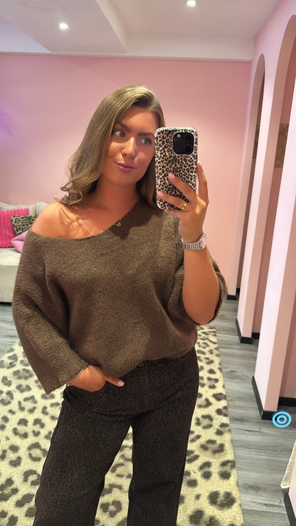 Noa Off Shoulder Knitted Sweater Bruin