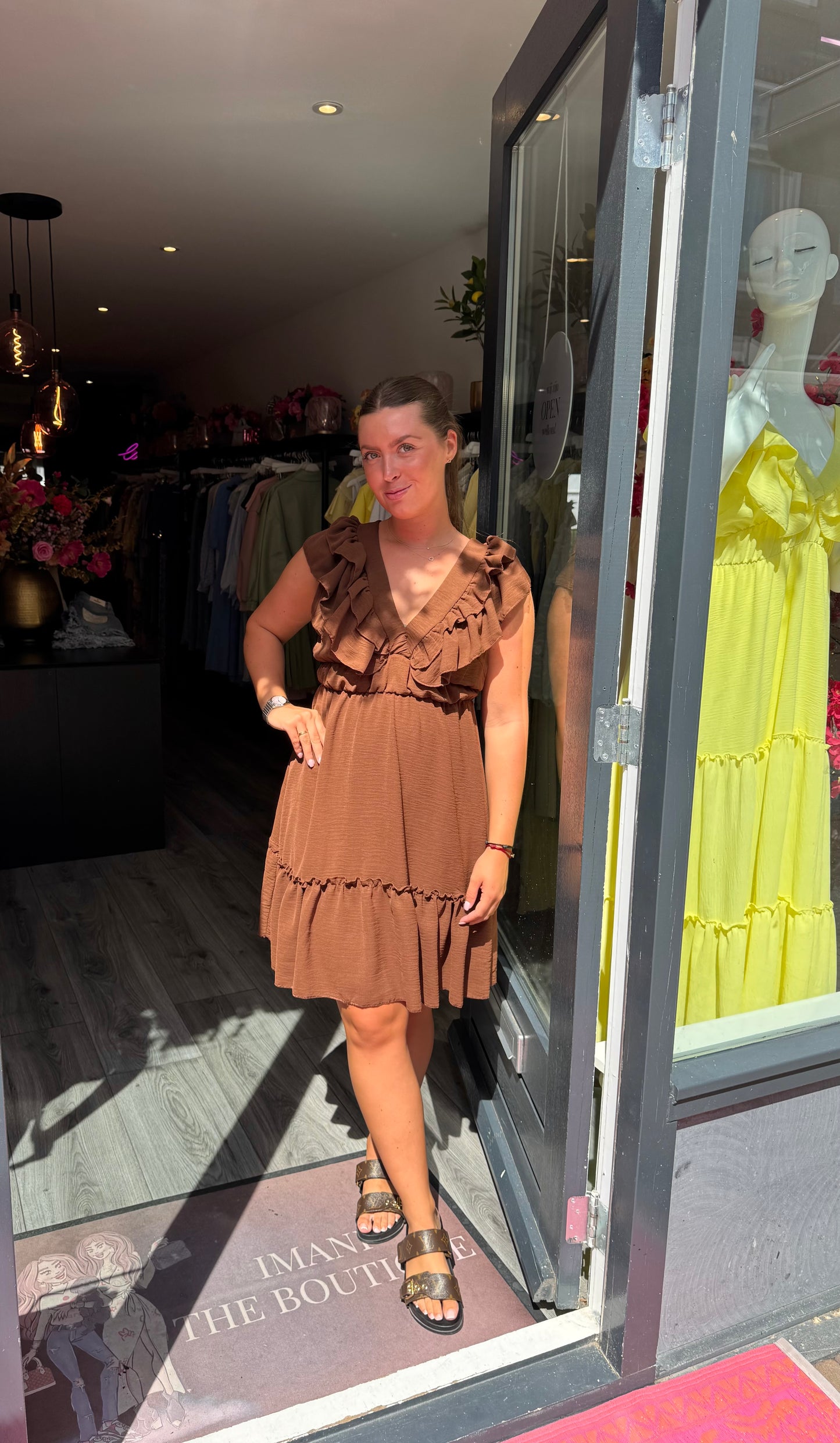 Ruffle Dress Kort Bruin