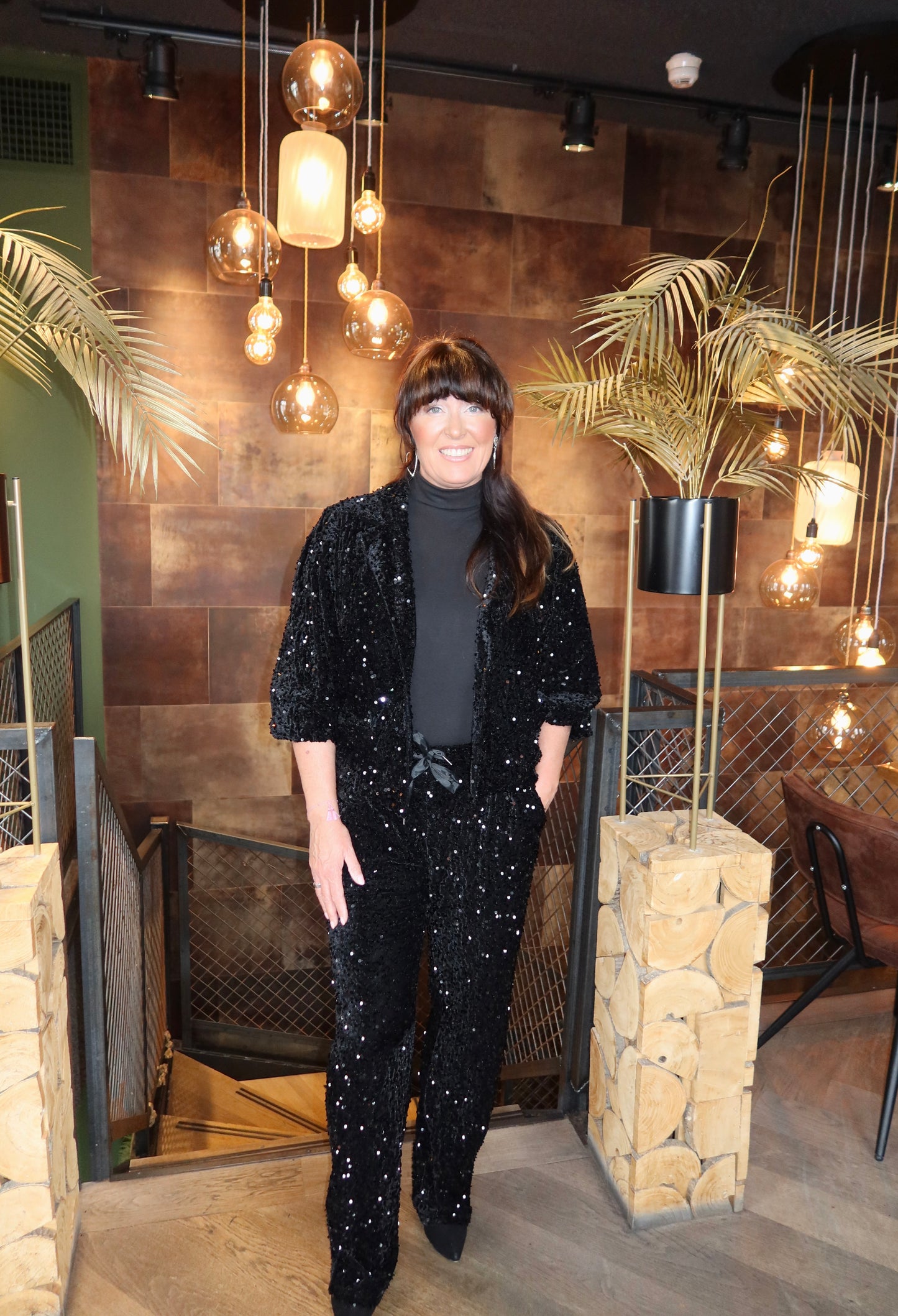 Ambika Velvet Paillet Broek Zwart