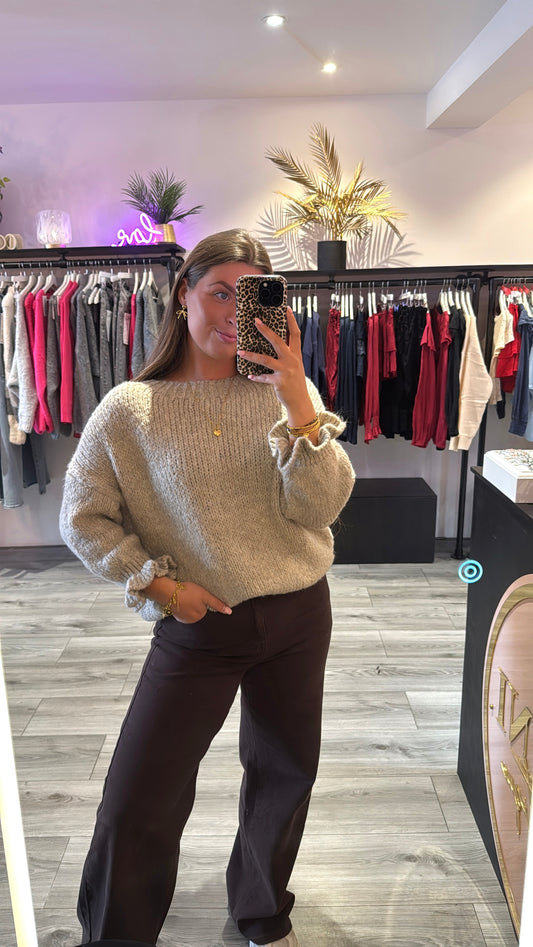 Knitted Ruffle Trui Beige
