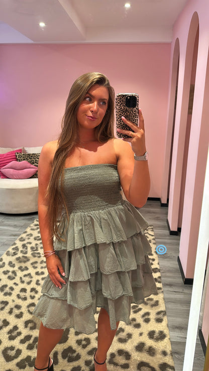 Valentina Bandeau Ruffle Dress Groen