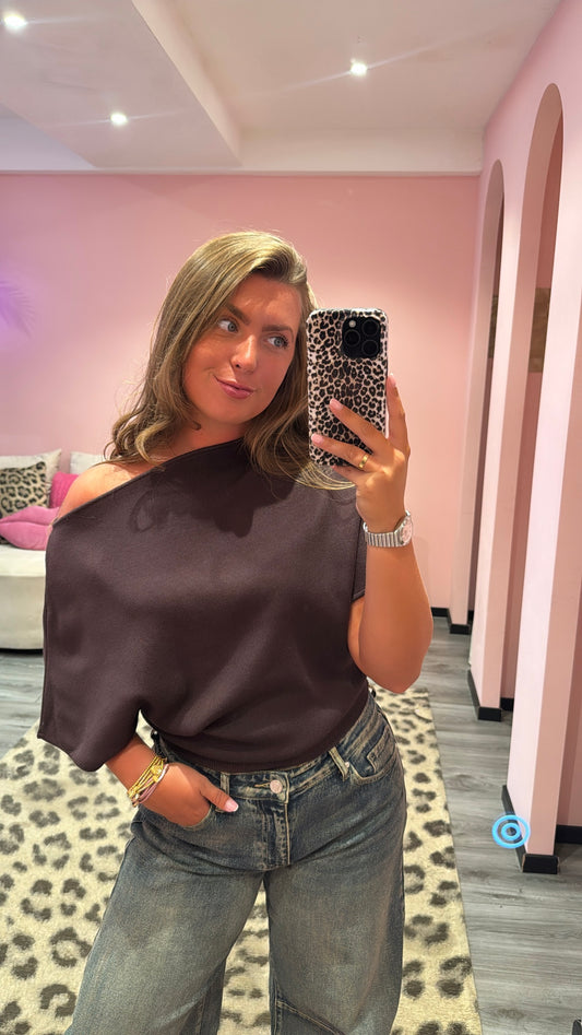 Livia Off Shoulder Knit Top Bruin 5082