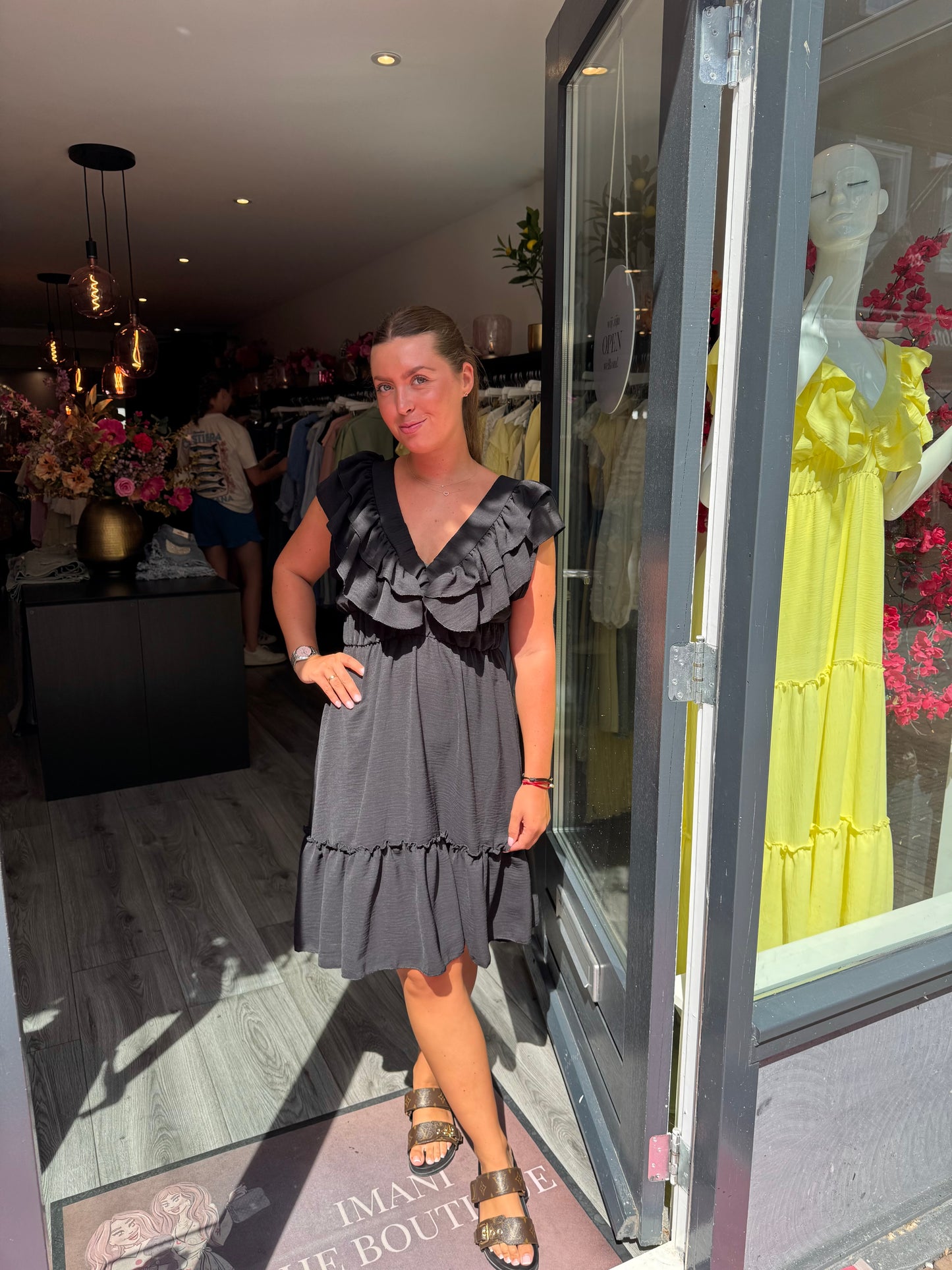 Ruffle Dress Kort Zwart