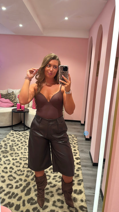 Lola Leatherlook Jort Bruin