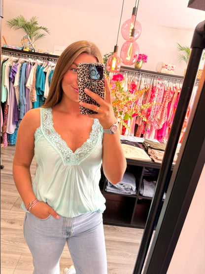 Top With Lace Mint