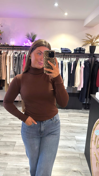 Perfect Basic Col Bruin