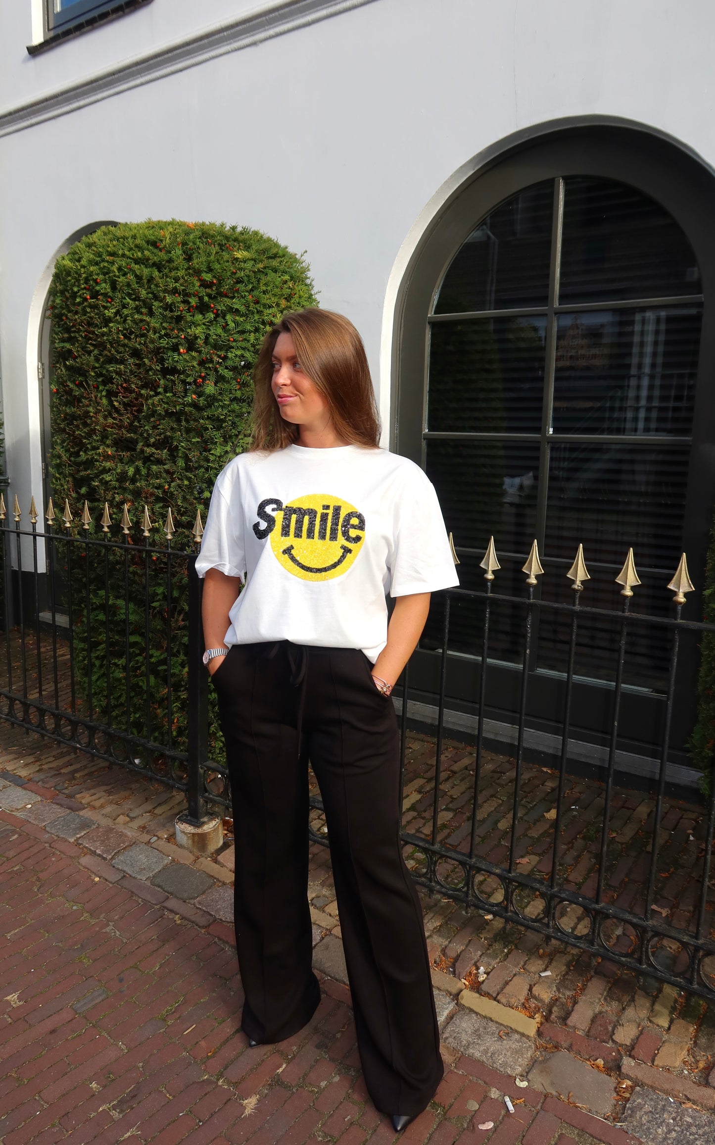 Ambika Smile T-Shirt Geel