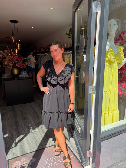 Ruffle Dress Kort Zwart