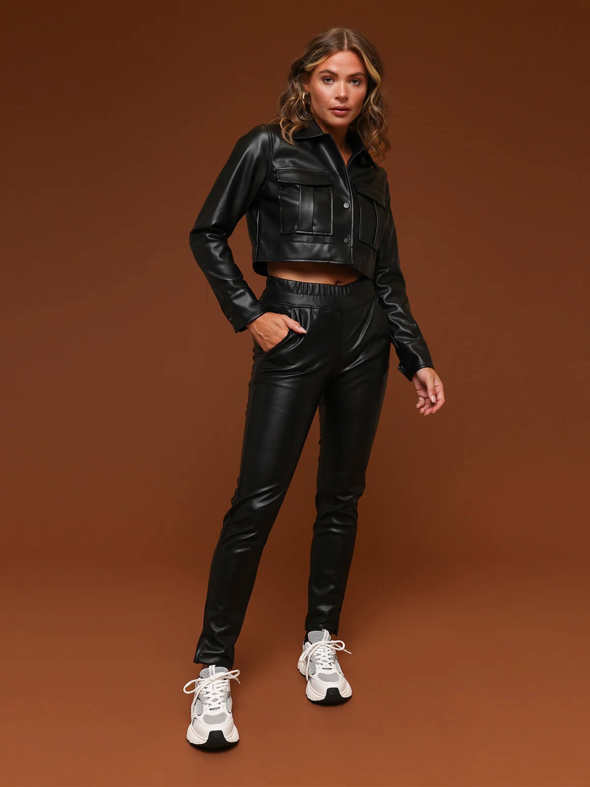 Ambika leather look broek winsome zwart