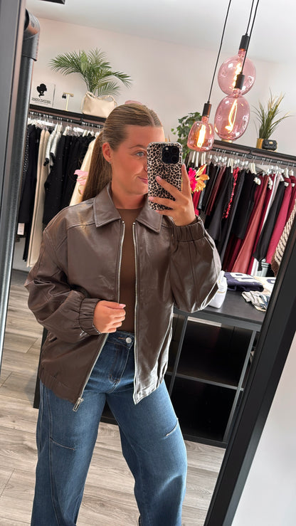 It Girl Jasje Bruin