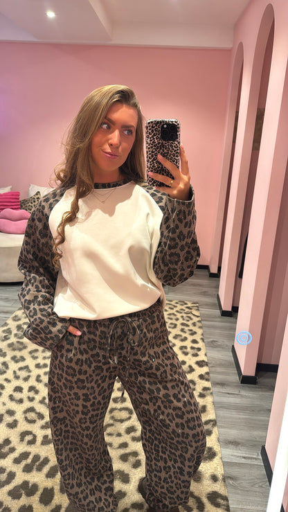 Comfy Chic Set Taupe Leopard Strass