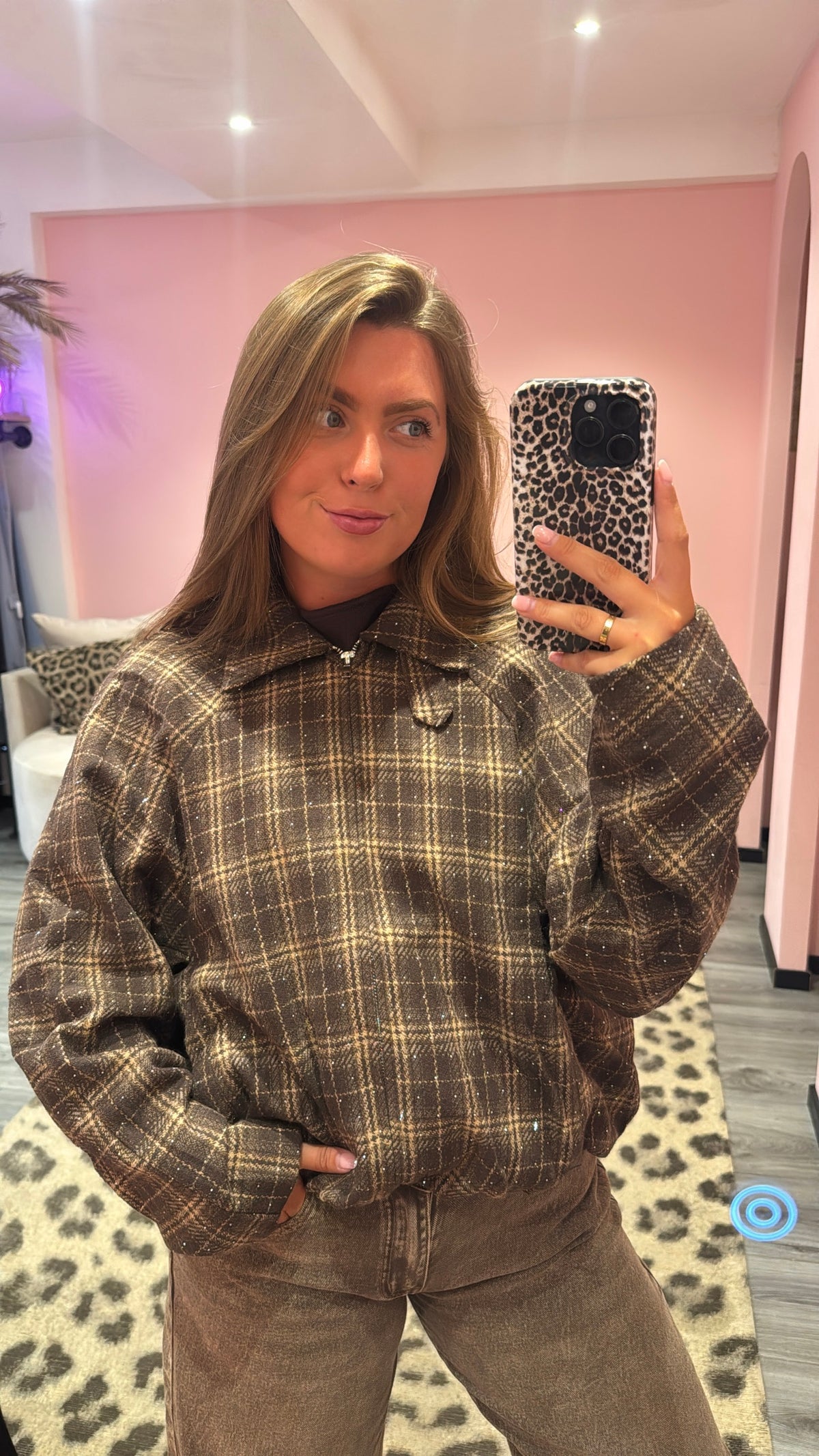 Alix Jasje Strass Bruin