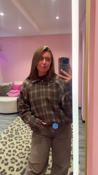 Alix Jasje Strass Bruin